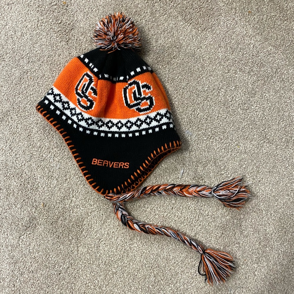 47’ Oregon State Beavers Pom Pom Beanie